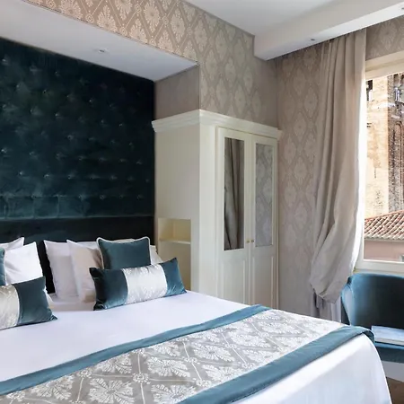 Отель Londra Palace