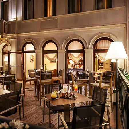 Отель Londra Palace