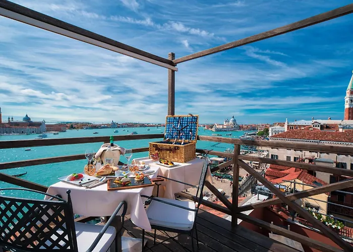 酒店 Londra Palace 5*