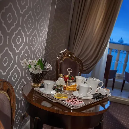 Londra Palace 5* Benátky